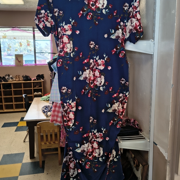 nine britton Navy Floral Scoop-Neck Midi Dress - Picture 3 of 4